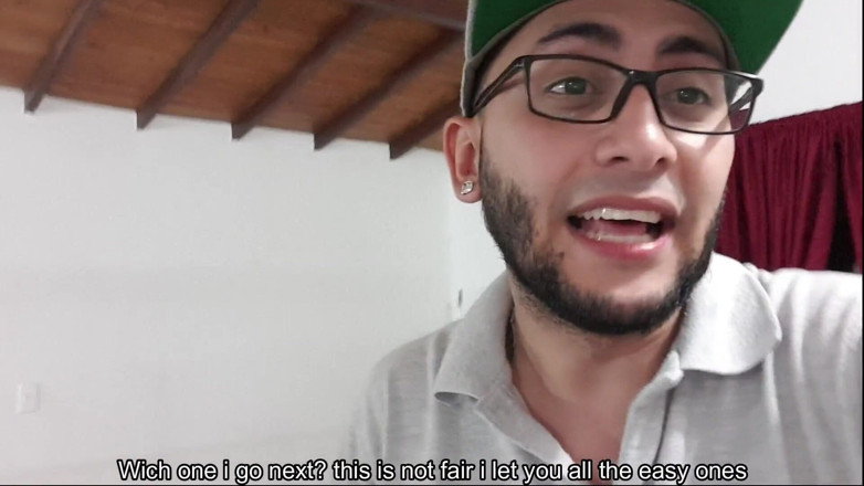 SoldierHugeCock: Giocando a billar con gli amici