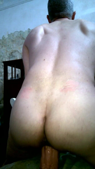Dildo Man and Cross Hard Sex: Nahaufnahme dildo und sperma!