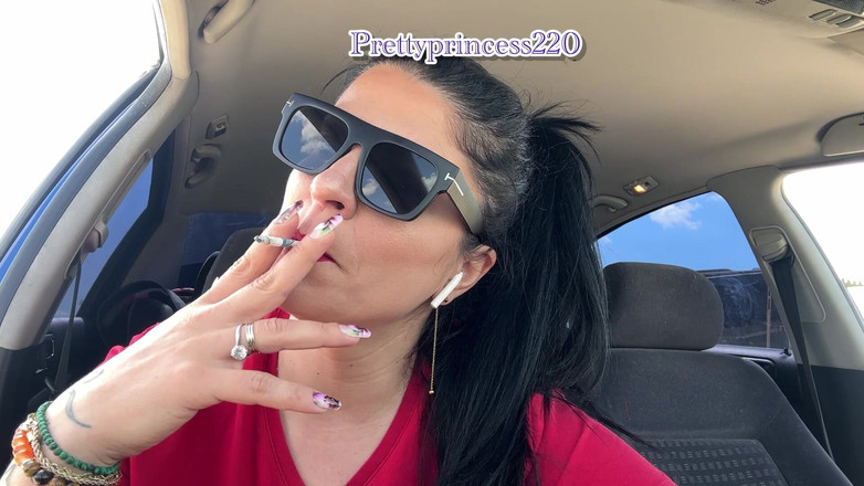 Panfil corina: 차 안에서 흡연하기