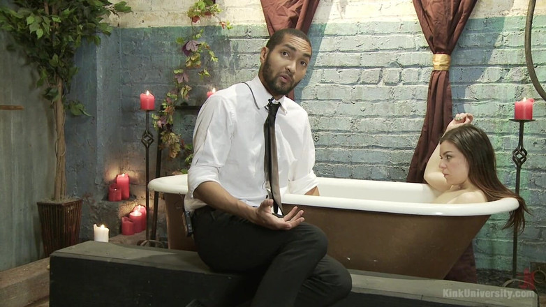 Kink University: Deep Kissing &amp; Bathtub Sex
