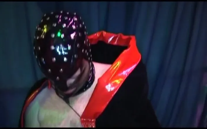 Deutscher hardcore: Masked German Bitch Enjoys Hot BDSM Fuck