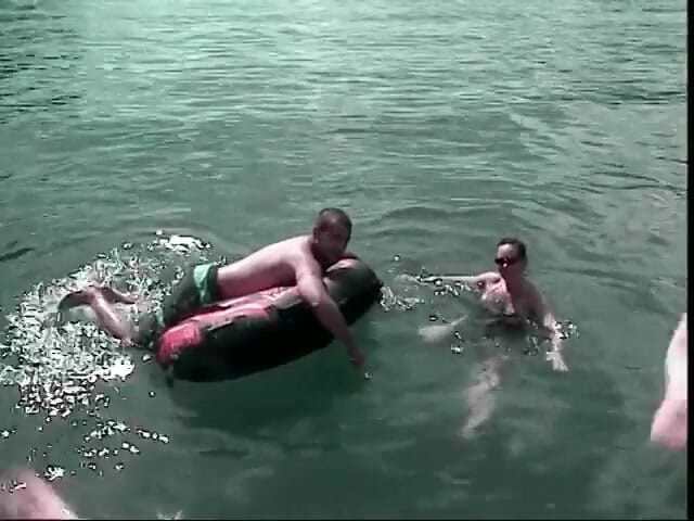 Cumming Soon: Ateşli sarışın ve formda adam bir gün su sporları yaptıktan...