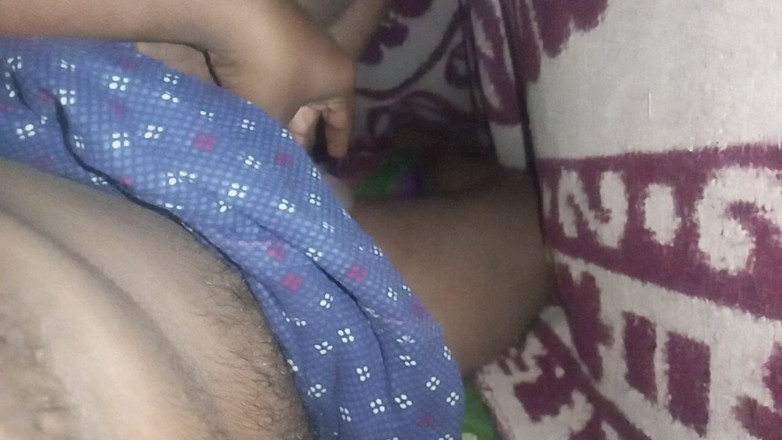 Sweet Indian cock: Indischer schwuler junge masturbieren im freien