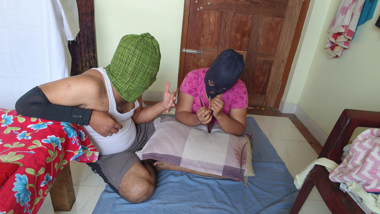 Hotty Mona: 德西自制的性爱