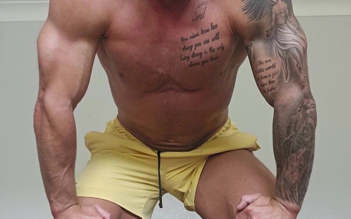 Troy White UK: Fetiș uriaș alfa și penis mic