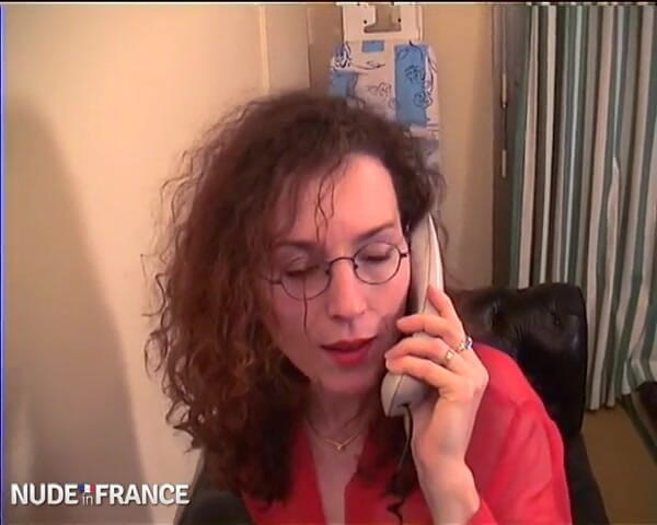 Nude in France: Neoholená nezbedná milfka si zavolala sodomii, aby ji ošukal do...
