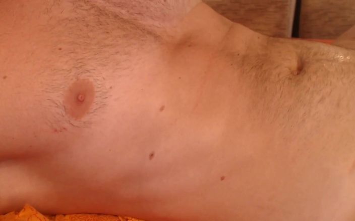 Michael Ragnar: Longue vidéo de masturbation avec une belle éjaculation sur mes abdominaux...