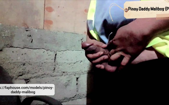 pinoy malibog: Trabajador filipino masturba su jugosa polla después de un largo...