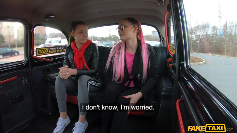 Fake Taxi: Фальшиве таксі - брудні блондинки трахають євро каббі