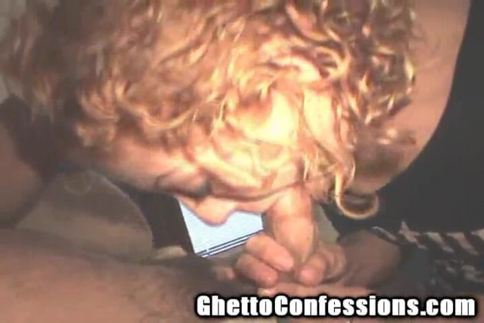 Ghetto Confessions: Cerita horor 2 pelacur ghetto lagi asik nyepong kontol sampai mulutnya...