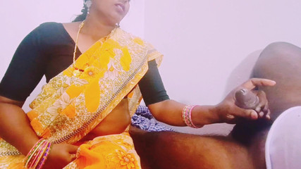 Telugu honey lips: Индийская мачеха Сари и пасынок хардкорно трахают грязные разговоры Телугу.