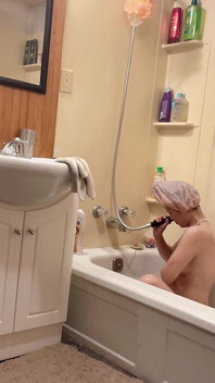 오늘 너무 섹시해서 샤워해