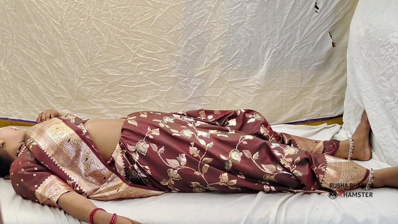 RUSHA BHABI: Muschi XXX indisches mädchen sexvideo