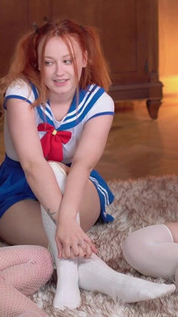 3 lesbické japonské studentky si hrály s nezbednou True nebo Dare