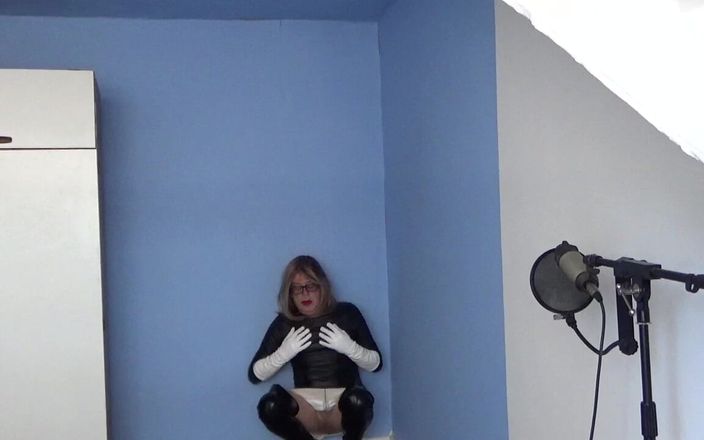 Leather Kirsten: Spelen in leer