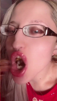 Asmr cips patates yeme kulaklığında dinle