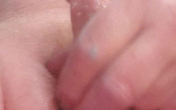Redhairy4u: 我的小鸡巴在撒尿