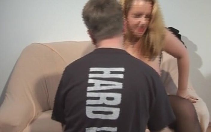 Deutsche Camgirls: Big Titted German Lady in Stockings Knows How to Suck...