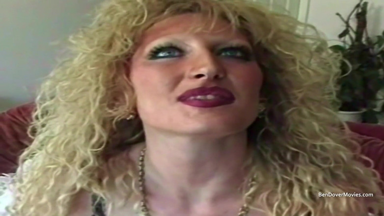 Ben Dover Movies: Más sexo y el settee: Julie