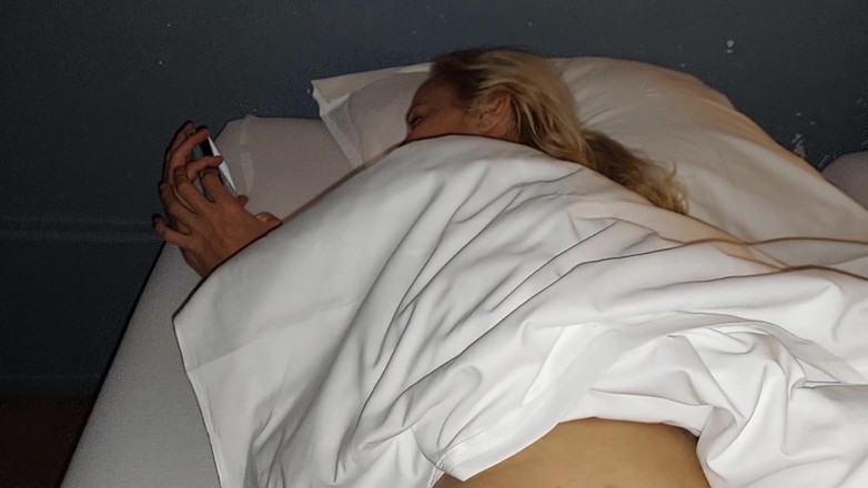 Selena701: Mature Blonde Wife Enjoys Foot Worship