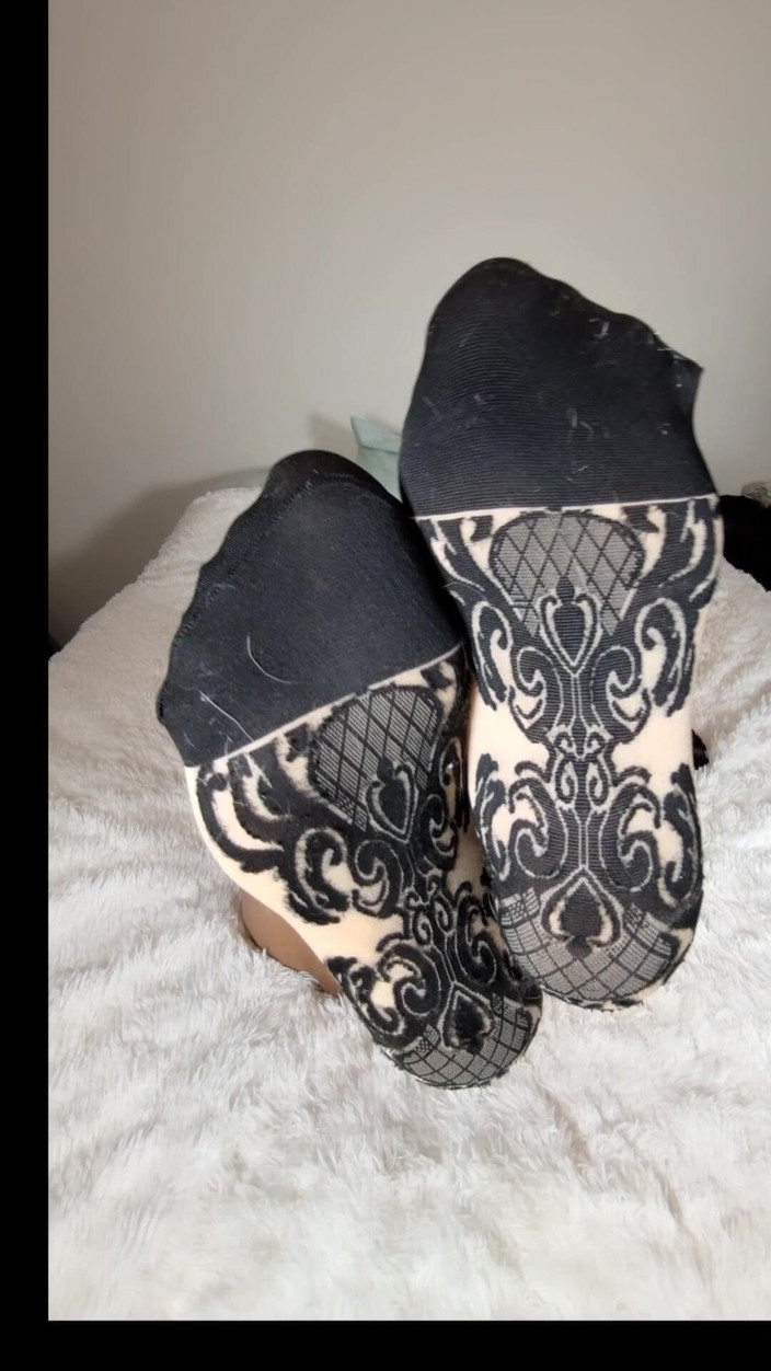 Zilah Luz: Cuiva îi place să urmărească masturbarea anală cu vibratorul meu în timp...