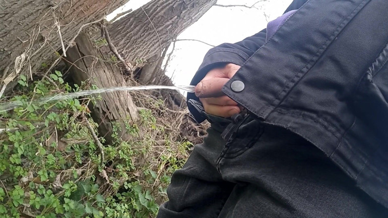 Jon Arteen: Jon Arteen Pulls Out His Beautiful Penis and Urinates Outdoors....