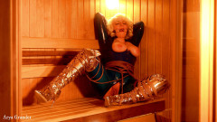 Arya Grander: Bondage escape: Latex-gummi-geile MILF im knebel