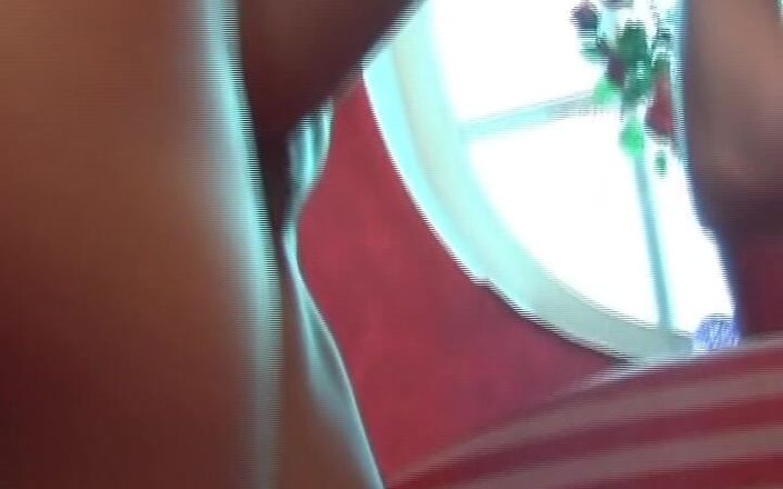German Threesome: Putas alemanas chupando polla juntas en casting