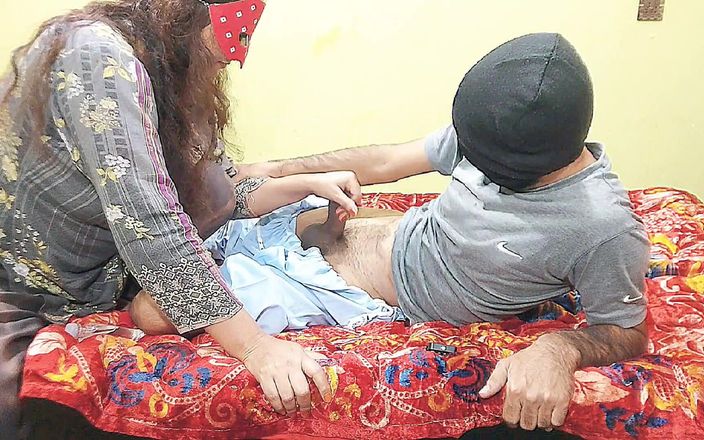 Pakistani CoupleX: De schoonvader van de Indische schoondochter heeft een penis eruit,...
