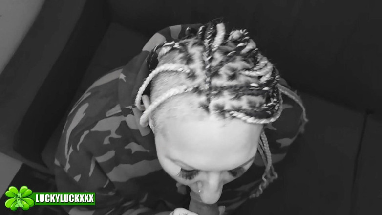 Lucky Luck XXX: Šťastná dívka Livie Blainn - šukání krku bondage kouření