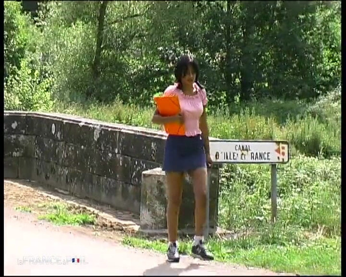 Rue Chaude: Lucie не хороша для шахмат, но с другой стороны она пинает все в трахе