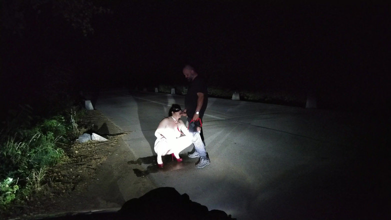 Toilet Mommy: Starý perverzní prase chcaní letní sex venku