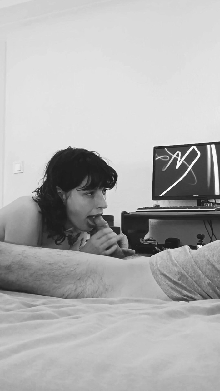 Akasha7: Sucking Cock Before Bed Leaves Me Very Relaxed, Tell Me...