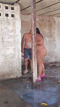Mi Madrastra Me Descubre Mientras Se Ducha La Aire Libre Termino Follando Su Gordo Culo