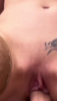 Горячий трах в видео от первого лица с великолепной блондинкой Maya Rose изменяет своему мужу