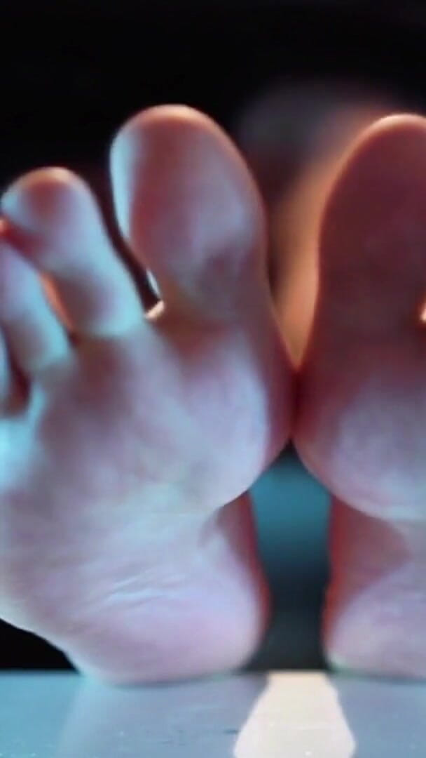Brainless Foot Slut Training (Master Angel)