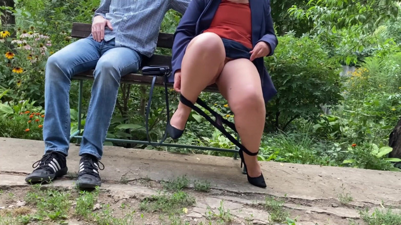 OurFetishLife: Ibu tiri seksi saya melakukannya di taman umum