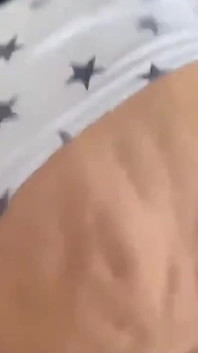 Ultimo di noi mi rende molto eccitato. Una ragazza latina bianca con il culo grosso scopa il suo partner