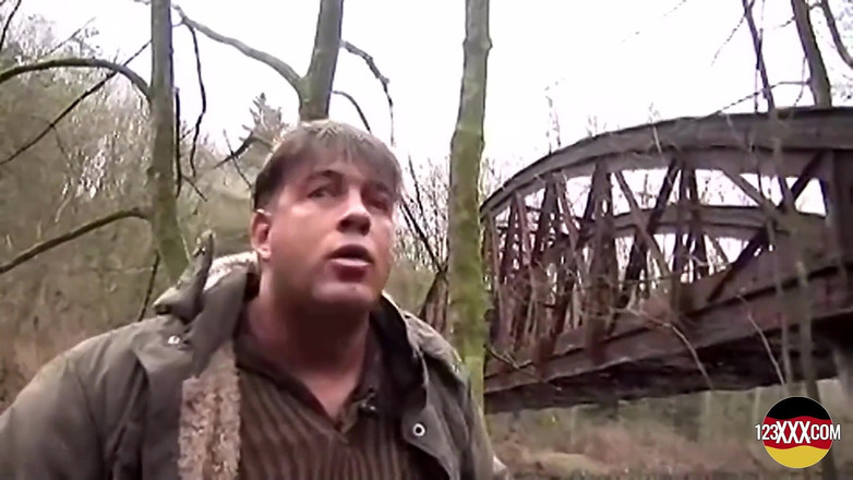 123XXX - Fucked Amateurs in Germany!: Roztomilá brunetka nevadí sání a šukání v dešti