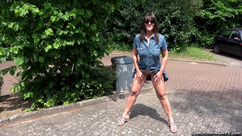 Cumdrinking Wife: Nyepong kontol di kota