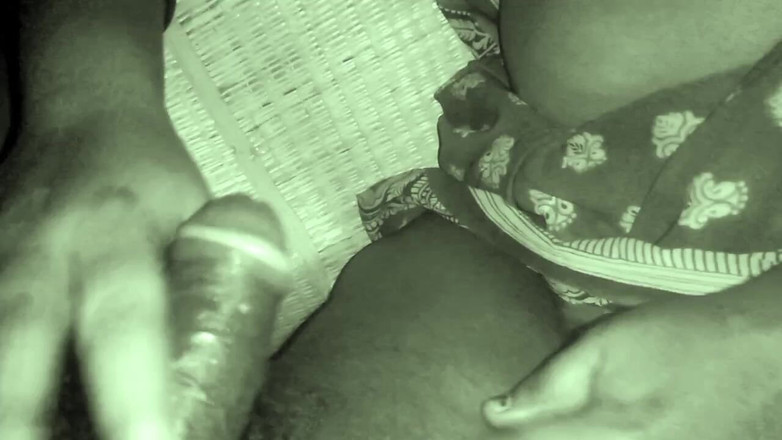 Priyanka314: Indická tamilská tetička honí péro