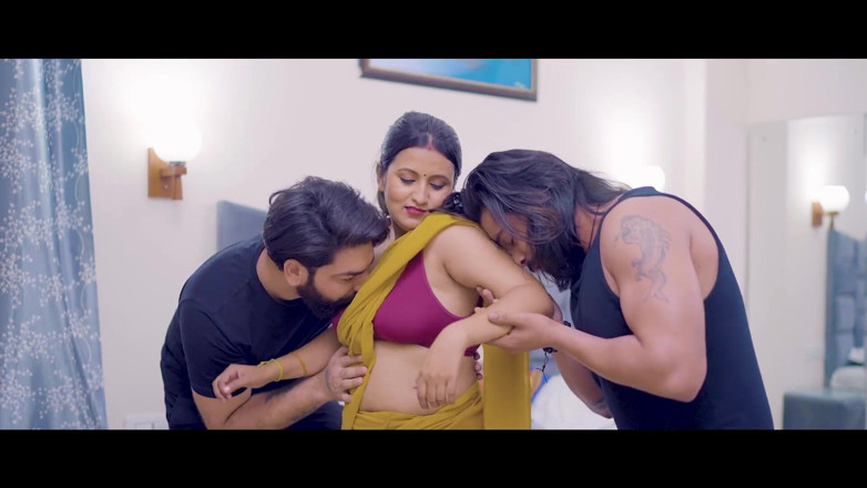 Triflicks: Sexo a três com casa feita 2 Bhaiyon Ne Milkar Kaamwali...