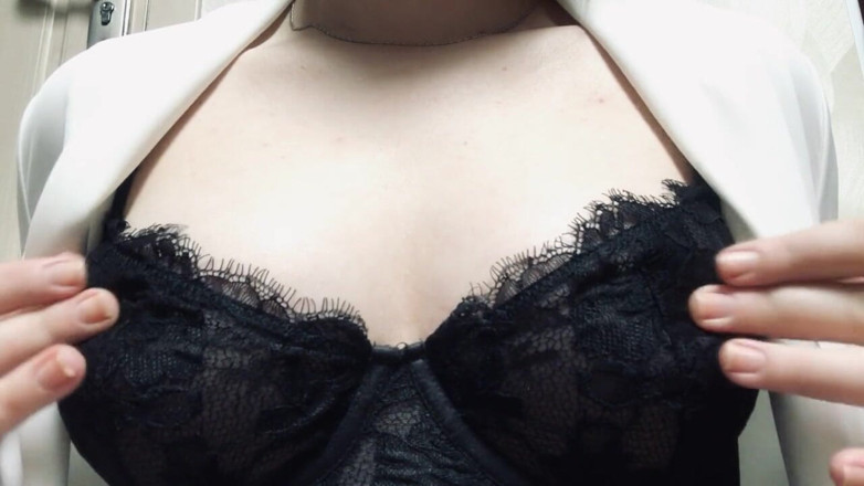 StasyBoo: Busty big ass babe - Do you wanna play with me ?