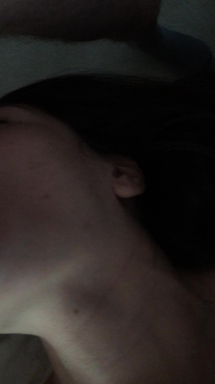 Spankmonga713: Přes postel kouření