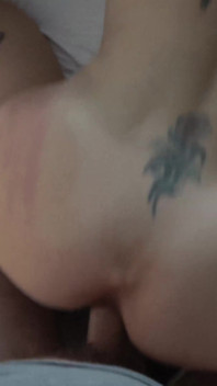 Трахаю задницу милфы Misty в видео от первого лица