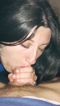 Un Bel Cazzo a Disposizione E Ingoio Come Ogni Brava Ragazza Dovrebbe Fare!