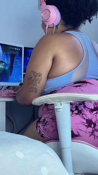 BBW Gamer Girl Farting for Online Friends