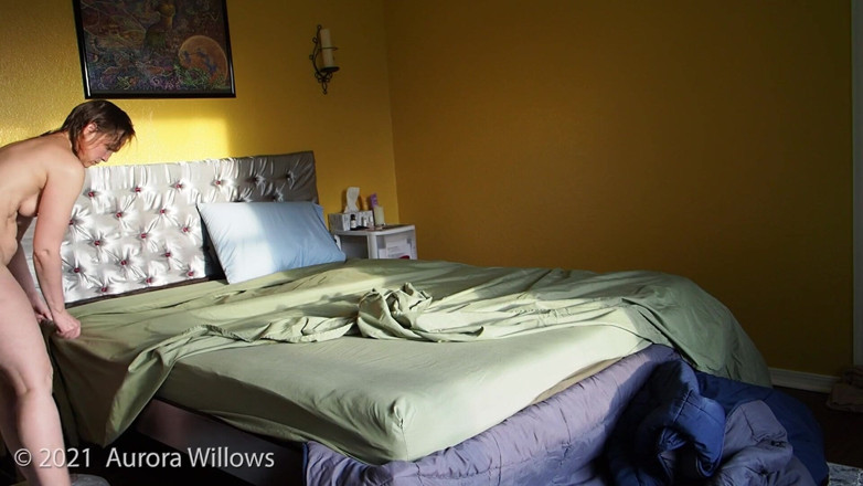 Aurora Willows: Making the bed nude