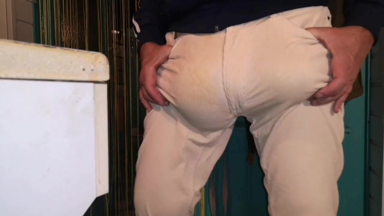 Monster_Meat_: Pantaloni di corduroy sporgenti