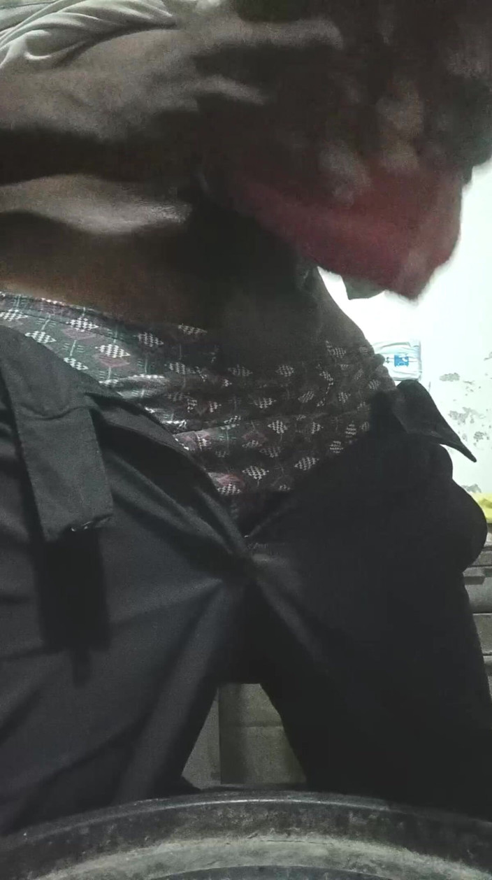 Beckett: New Video Desi Boy Handjob with Oil